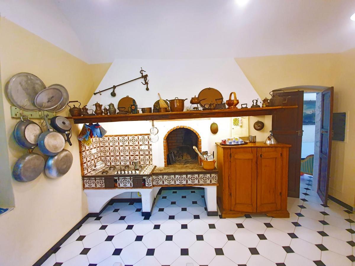 Villa De Benedetti Сарцана Екстериор снимка