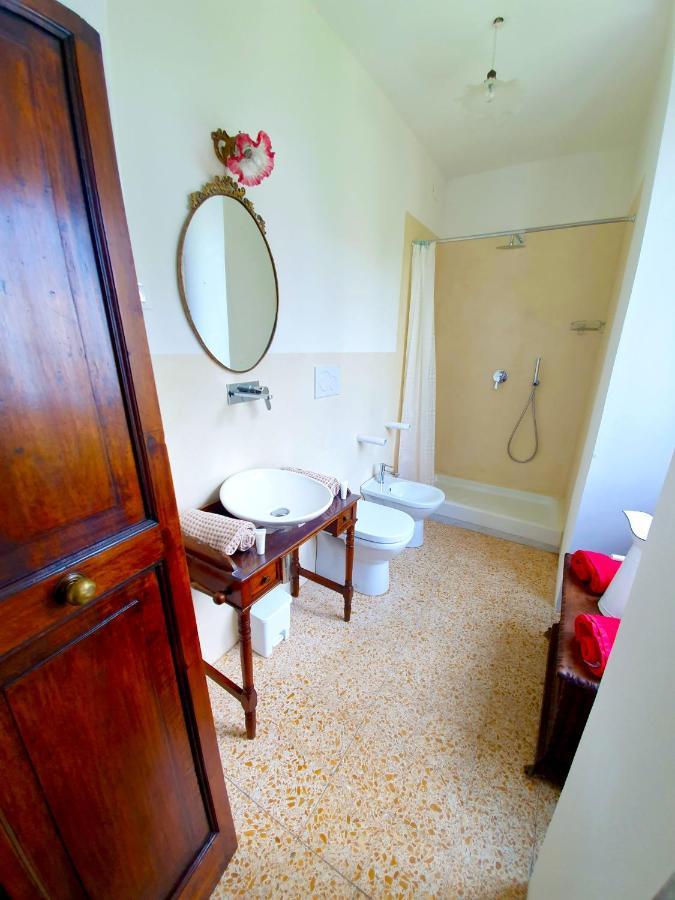 Villa De Benedetti Сарцана Екстериор снимка
