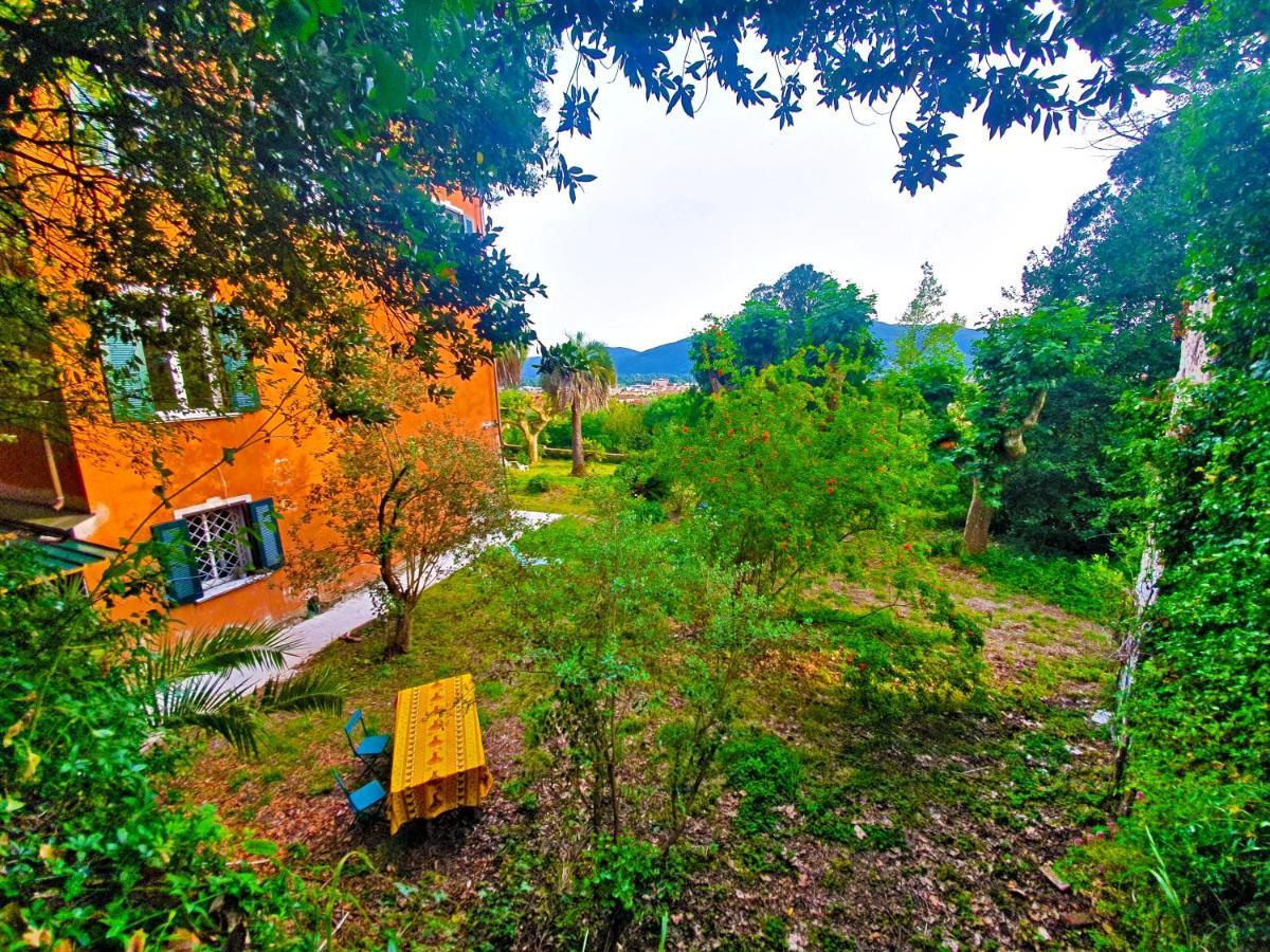 Villa De Benedetti Сарцана Екстериор снимка